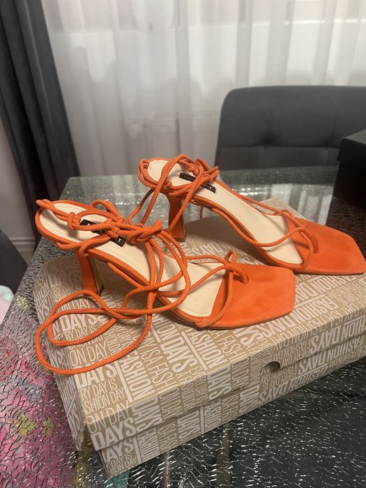 Sandale Nine West din piele intoarsa
