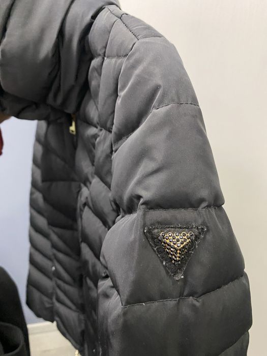 Зимно яке с пух и пера на Guess