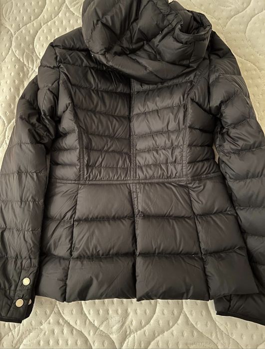 Продам легкую куртку Massimo Dutti