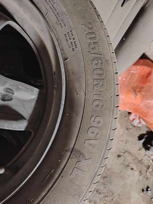 Продается летний покрышки вместо с дискамии