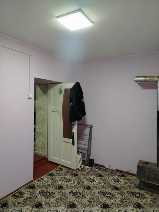 Срочно продаётся  дом на земле в внутри общего двора