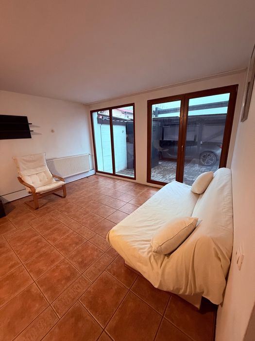 Propietar ofer spre inchiriere casa la curte