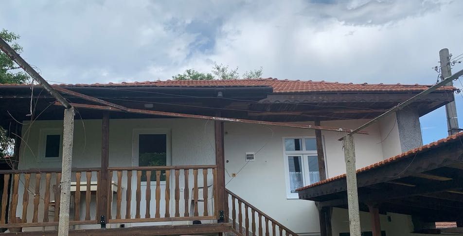 Къща за продажба в Средногорово с 810 кв.м. двор