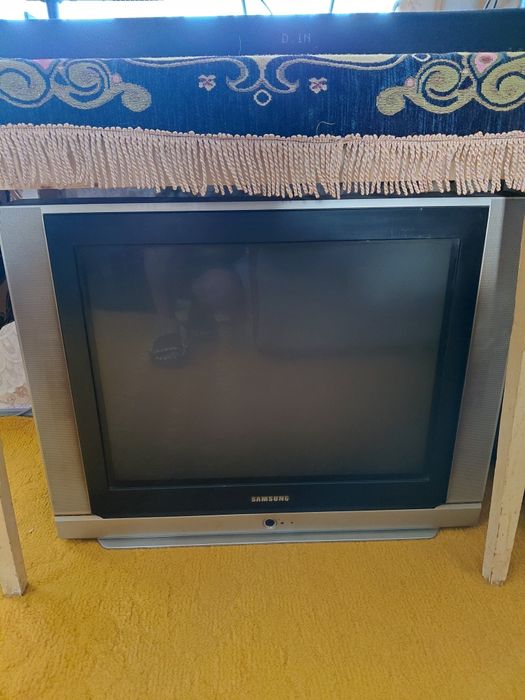 Телевизор б/у+Приставка ОтауТВ