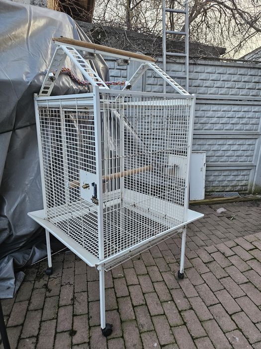 Cusca, colivie ,voliera ,papagali ara jako