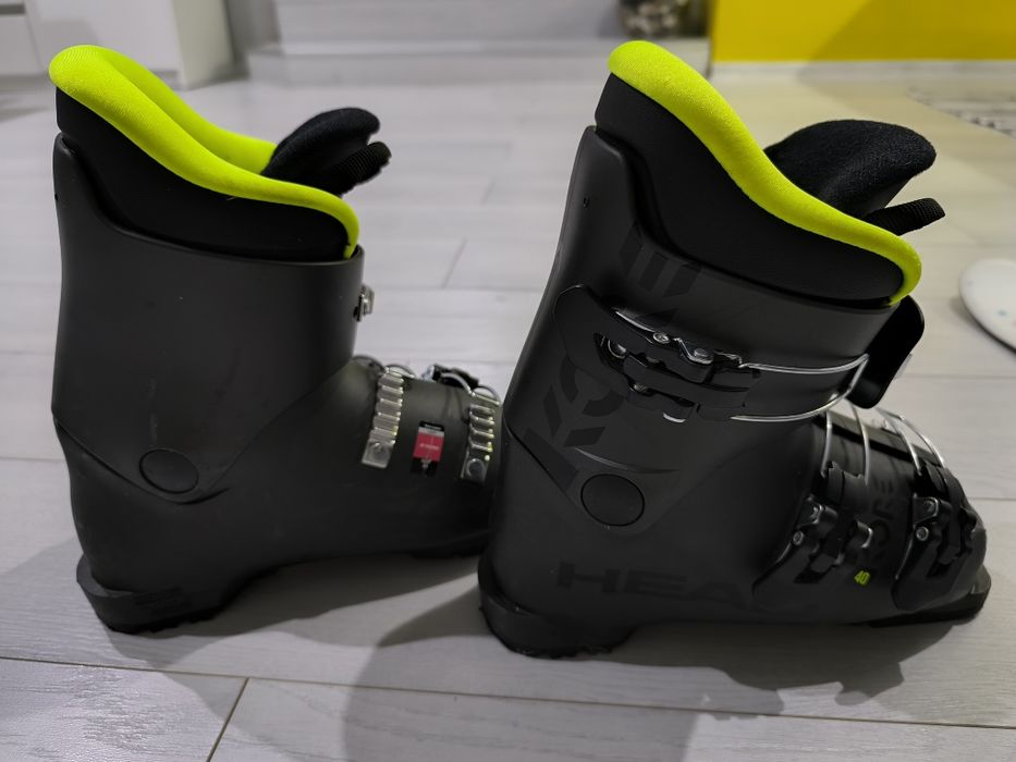 Детски ски и ски обувки