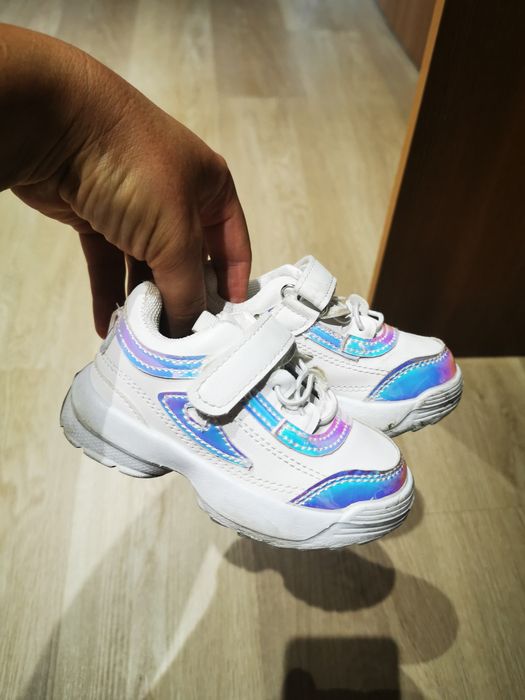 Adidasi fete marimea 23