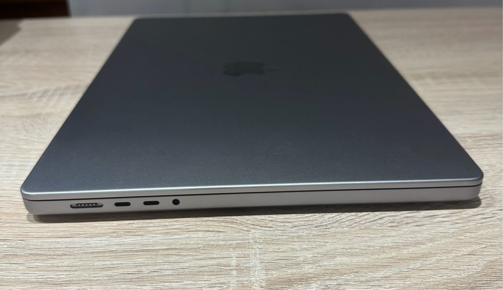 MacBook Pro 16 m1pro 32/512
