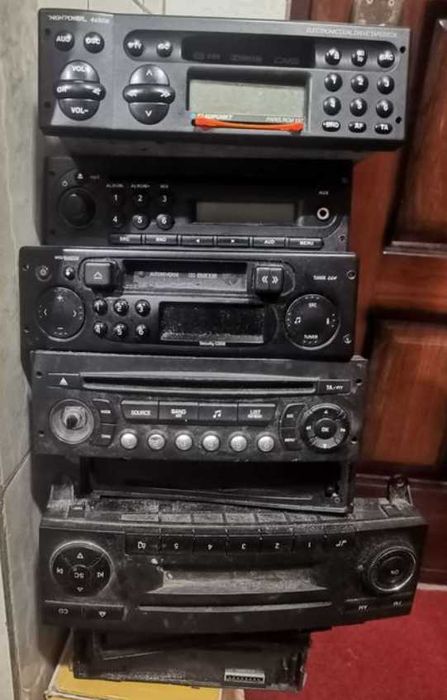 Casetofon auto mai multe modele unele au AUX altele bluetooth