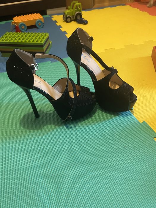 Sandale elegante măsura 36