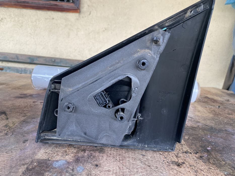 Огледало дясно за рено клио 3