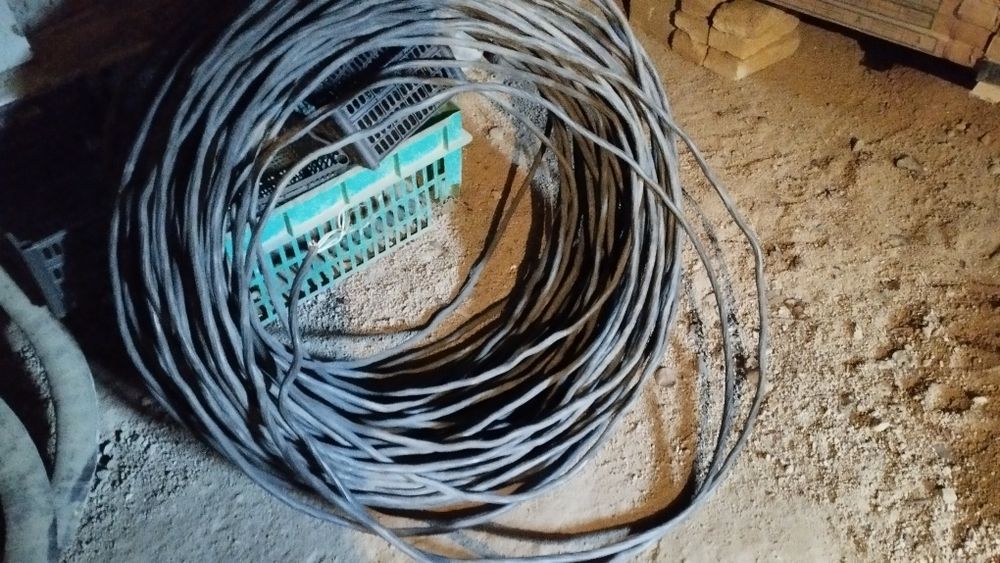 Kabel sotiladi 200 m