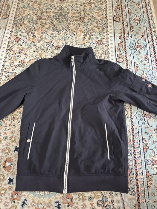 Продам спортивку Moncler