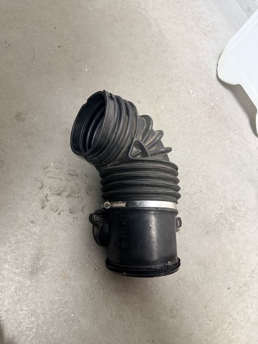 Въздуховод, филтърна кутия bmw g30 m550d  8575716