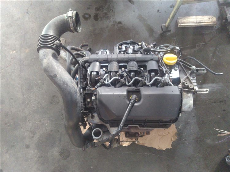 Motor renault master 2.5d an fabr. 2006