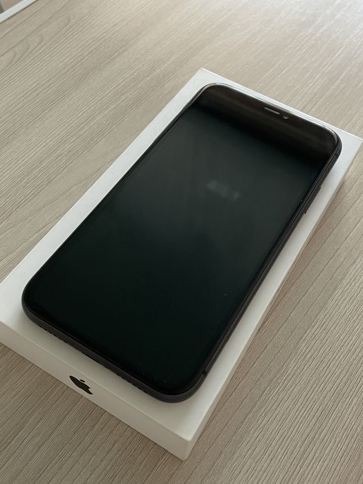 Продам iPhone 11 64GB