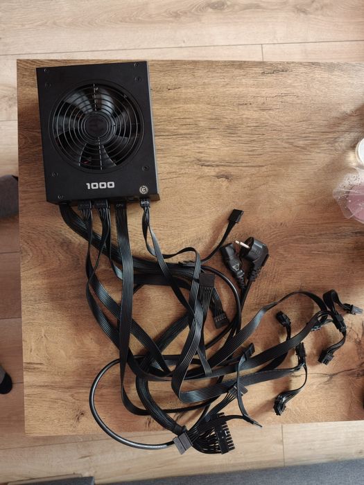 Захранване Evga 1000GQ