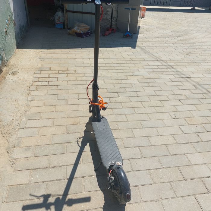 Продается электросамокат хсиоми м365