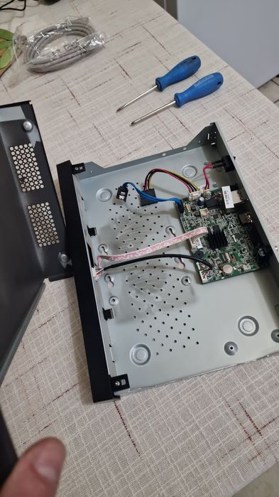 Vand nvr camere hikvision ds 7608 cu usb defect