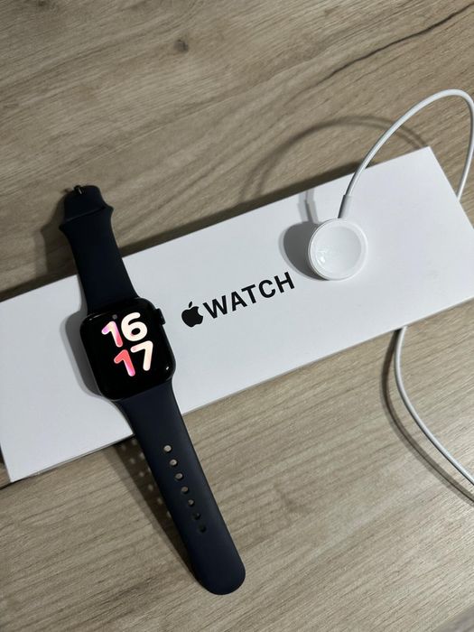 Apple Watch  SE 2 2024 (40mm) / 100% baterie