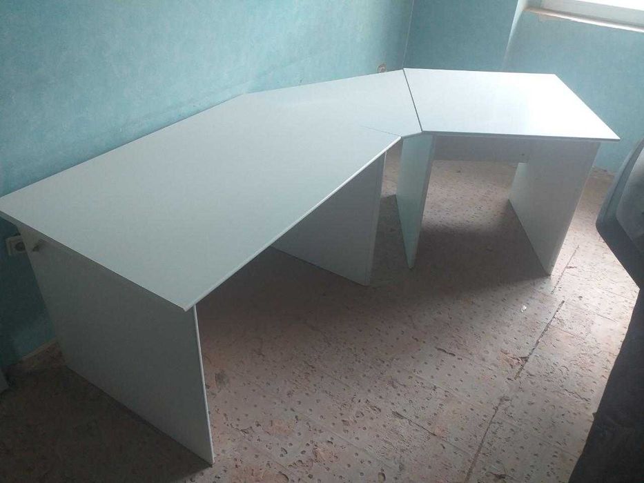 бюро зелено и бяло двойно