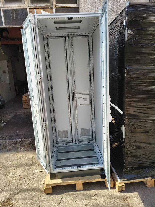 Многофункционални метални шкафове