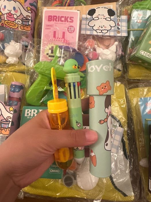 Детский подарок с игрушками