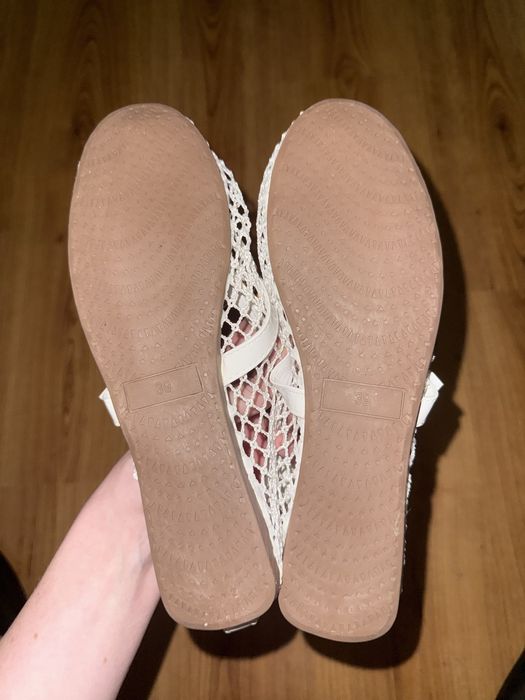 Стильные балетки в сетку