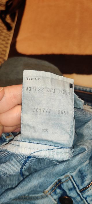 Blugi Levi's cu talie inalta