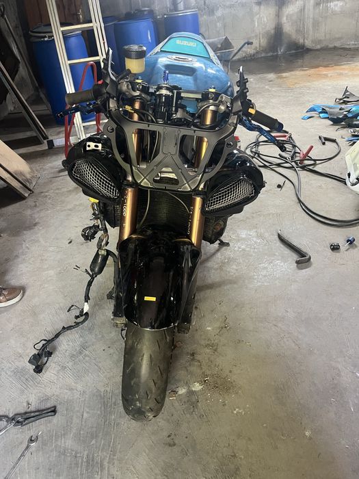 Suzuki gsxr k1 750