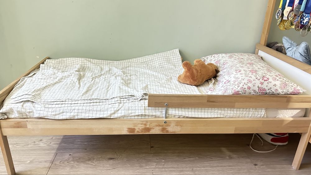 Кровать дереаянная ikea