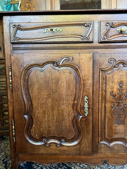 Масивен дъбов бюфет