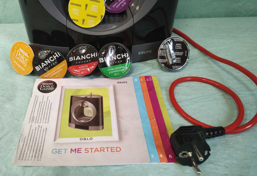 Кафемашина с гаранция 1 година NESCAFÉ® Krups Dolce Gusto OBLO.Black за капсули система Долче густо