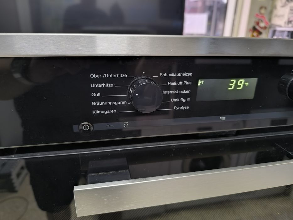 Фурна Miele H6260BP - пиролиза с функция пара.