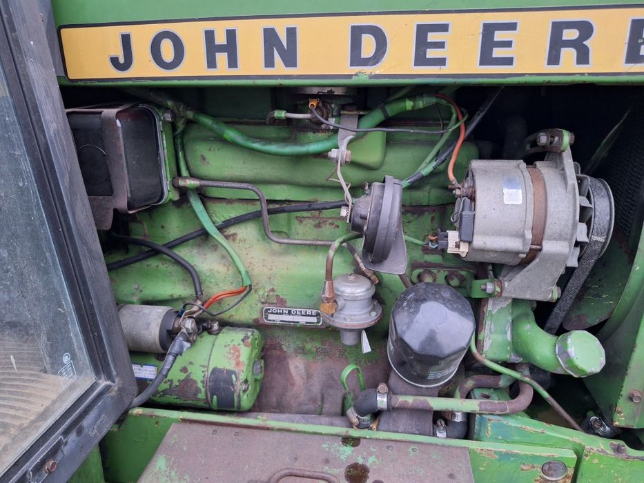 John   deere  2130