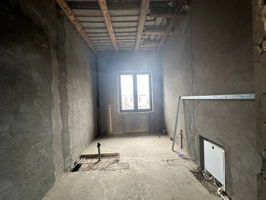 Метро Буюк Ипак Йули, Британская школа Дом 430 кв.м