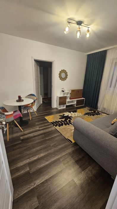 Închiriez apartament cu două camere