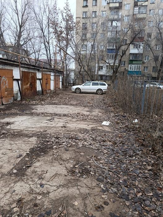 Продам гараж район магазин Урал