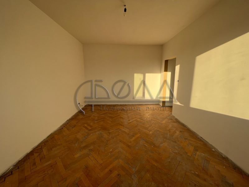 Продава се Тристаен апартамент в София, Борово - 90 кв.м за 1945 €/кв.м - Снимка #1