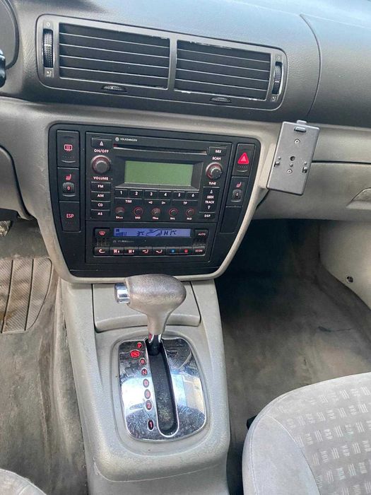 Dezmebrez Passat b5.5 1.9 tdi/bara/far/capota/aripa/oglinda/usa/trager