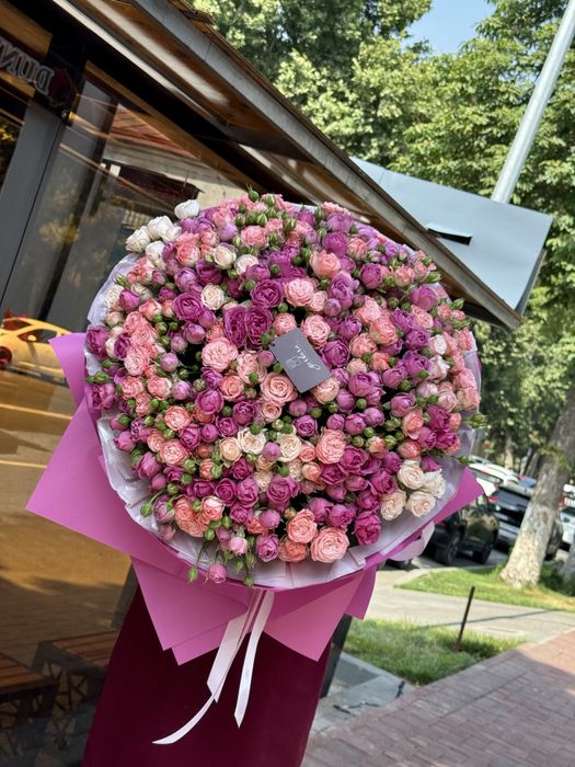 Живой гуллар сотилади