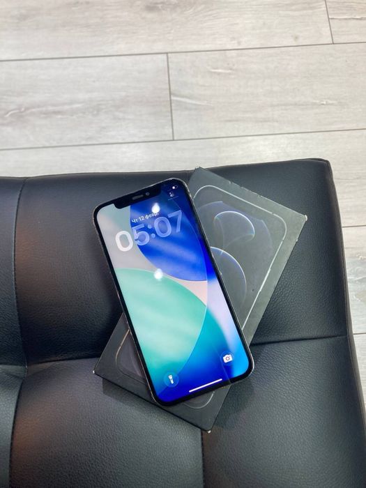 Айфон 12 про.