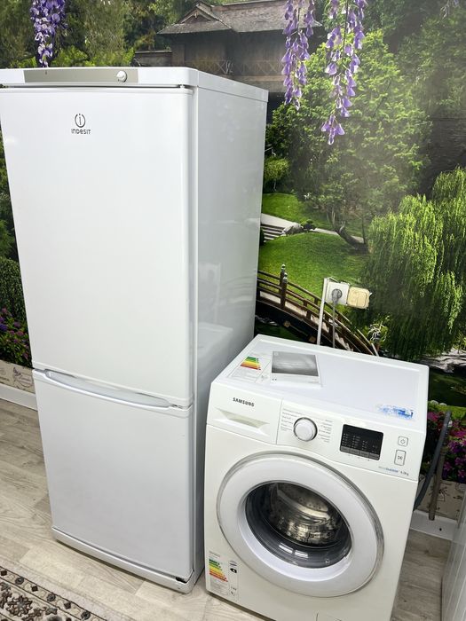 Продам Холодильник с Машинкой