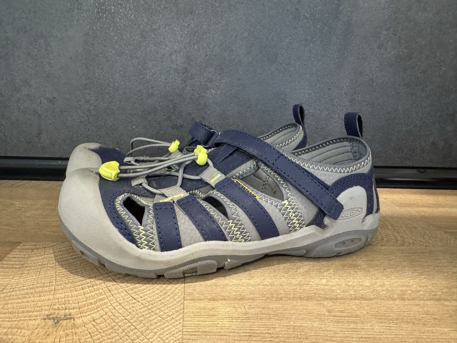 Детски сандали Keen, новер 37