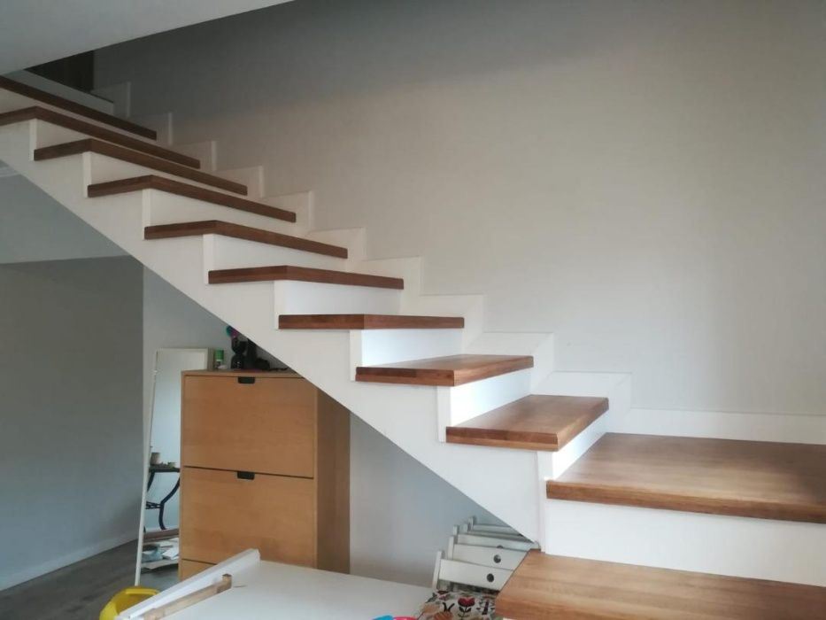 Balustrada stejar,Treapta, plinta, stejar,frasin,salcâm,parchet