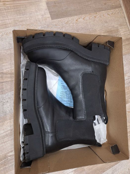 Боти от естествена кожа Demetra