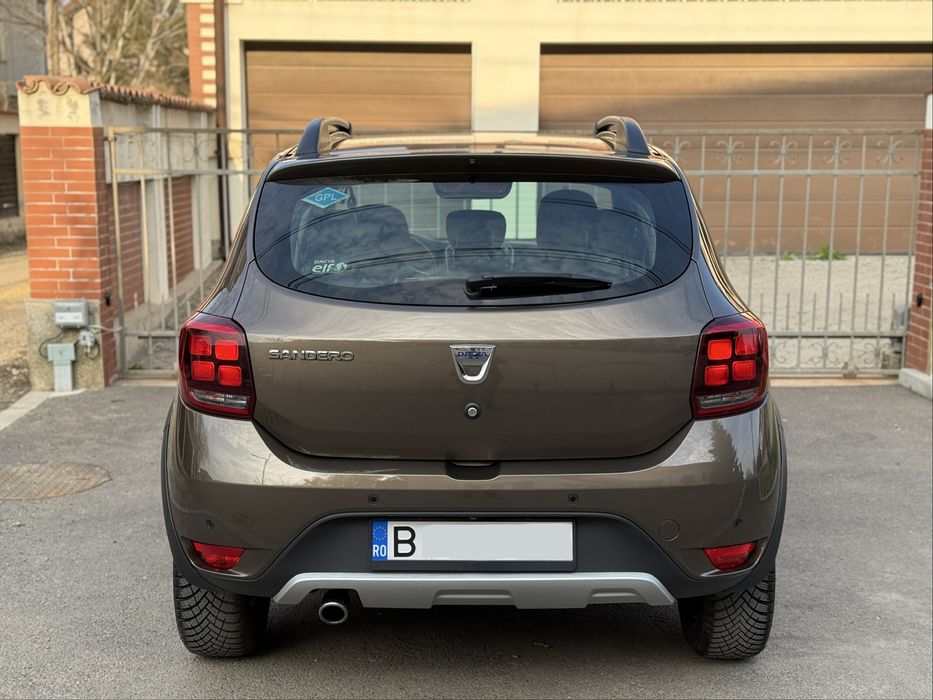 Dacia Sandero Stepway Black&White 0.9 TCe+ GPL 90cp