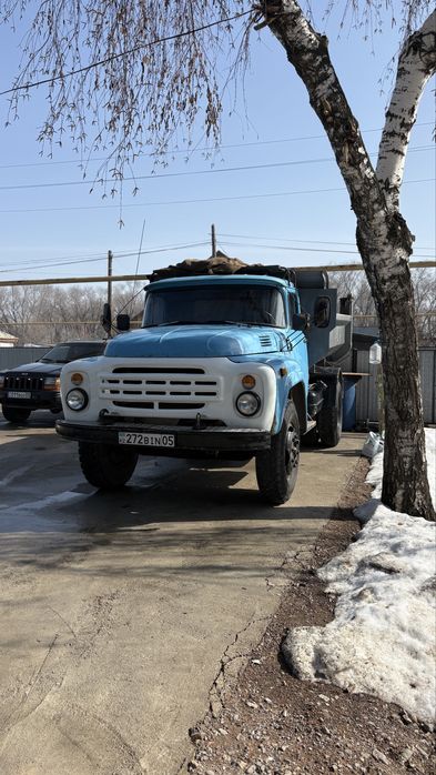 Доставка сыпучих материало. Зил хова камаз