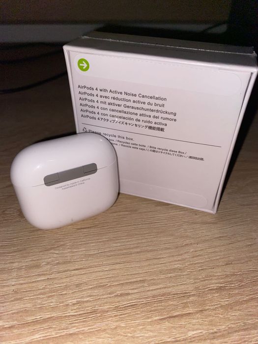 vand casti apple airpods 4
