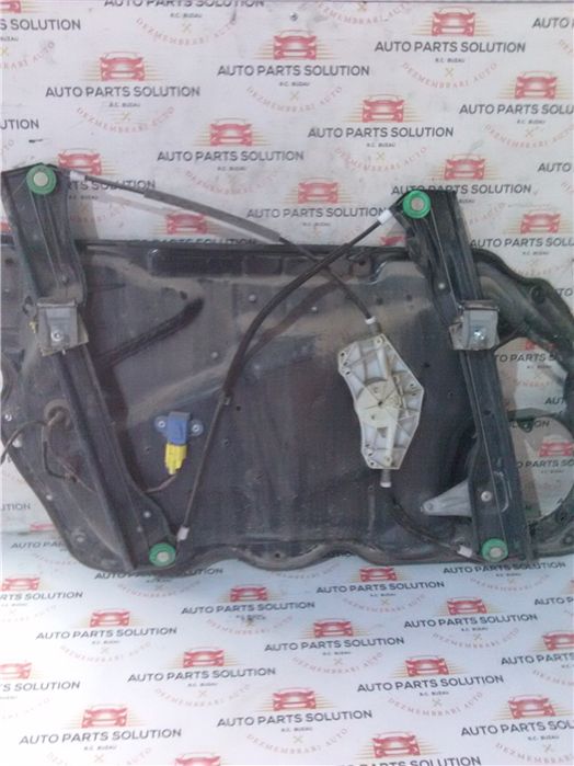 Macara geam usa dreapta fata volkswagen passat b 6